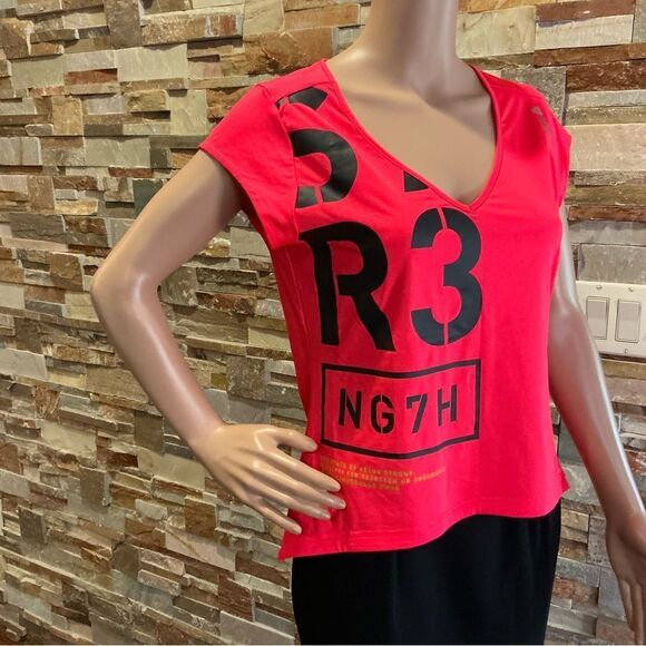 Reebok Red Graphic Crop Tee Cap Sleeve - Picture 3 of 7